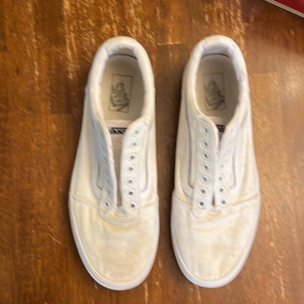 Men’s White Vans